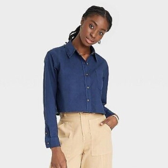 Universal Thread Blue Cropped Button Collared Shirt - Picture 1 of 4